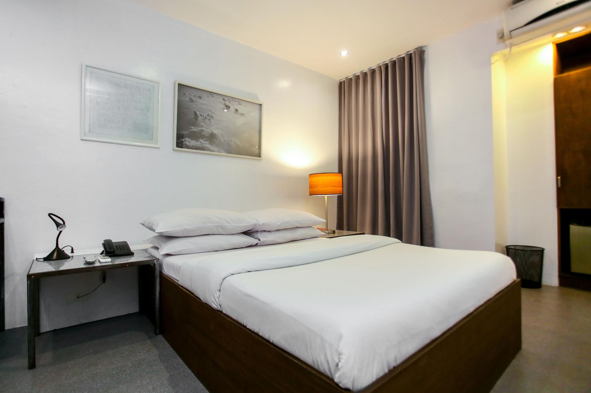 Hotel Durban Makati City Екстер'єр фото