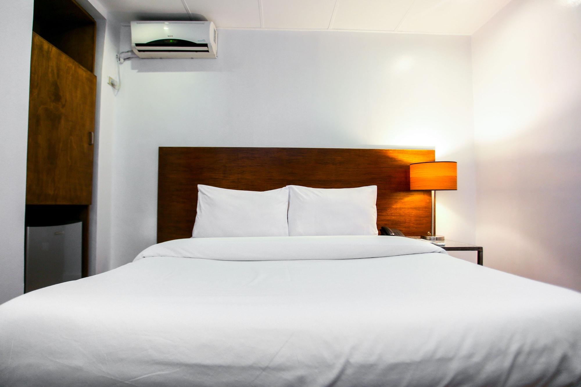Hotel Durban Makati City Екстер'єр фото