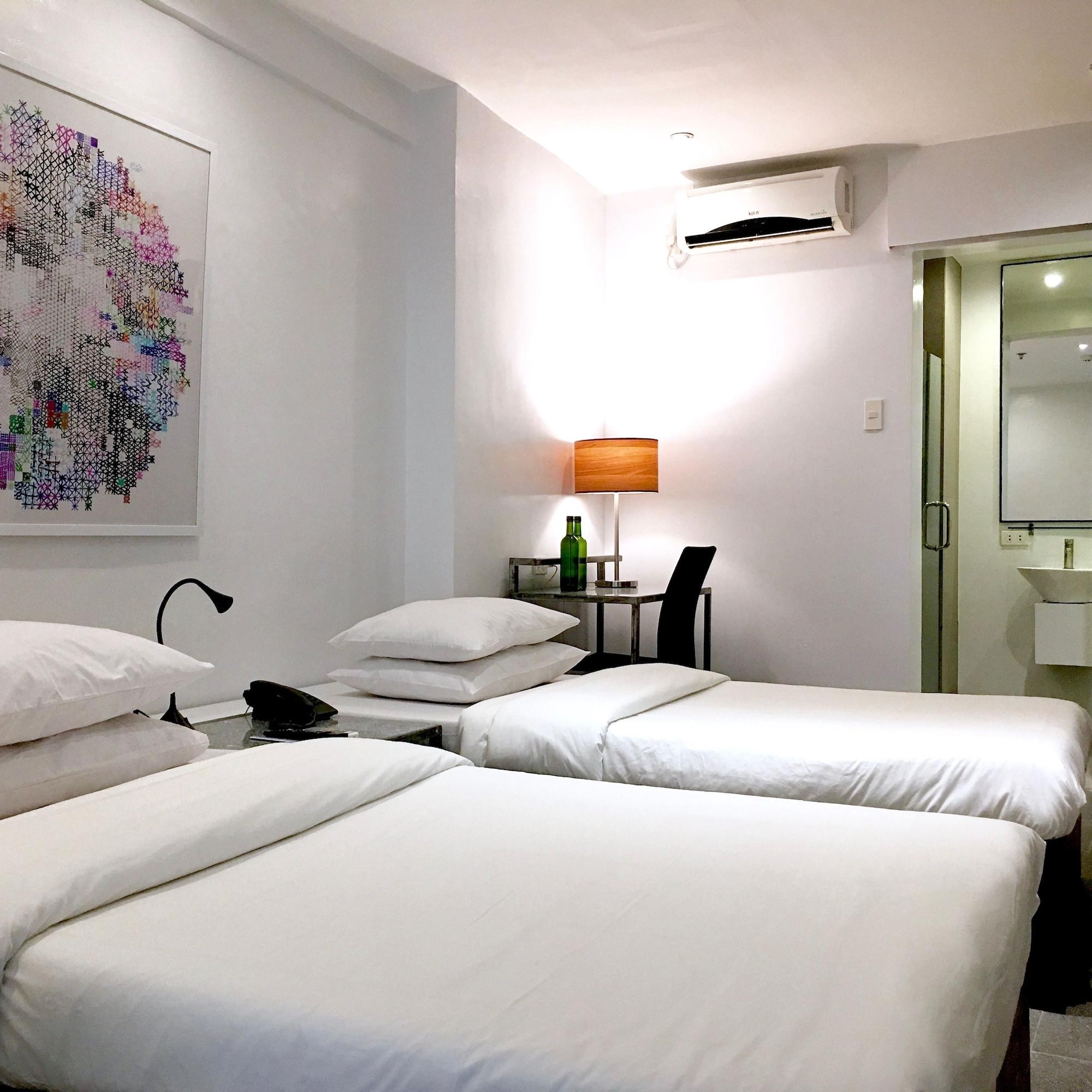Hotel Durban Makati City Екстер'єр фото