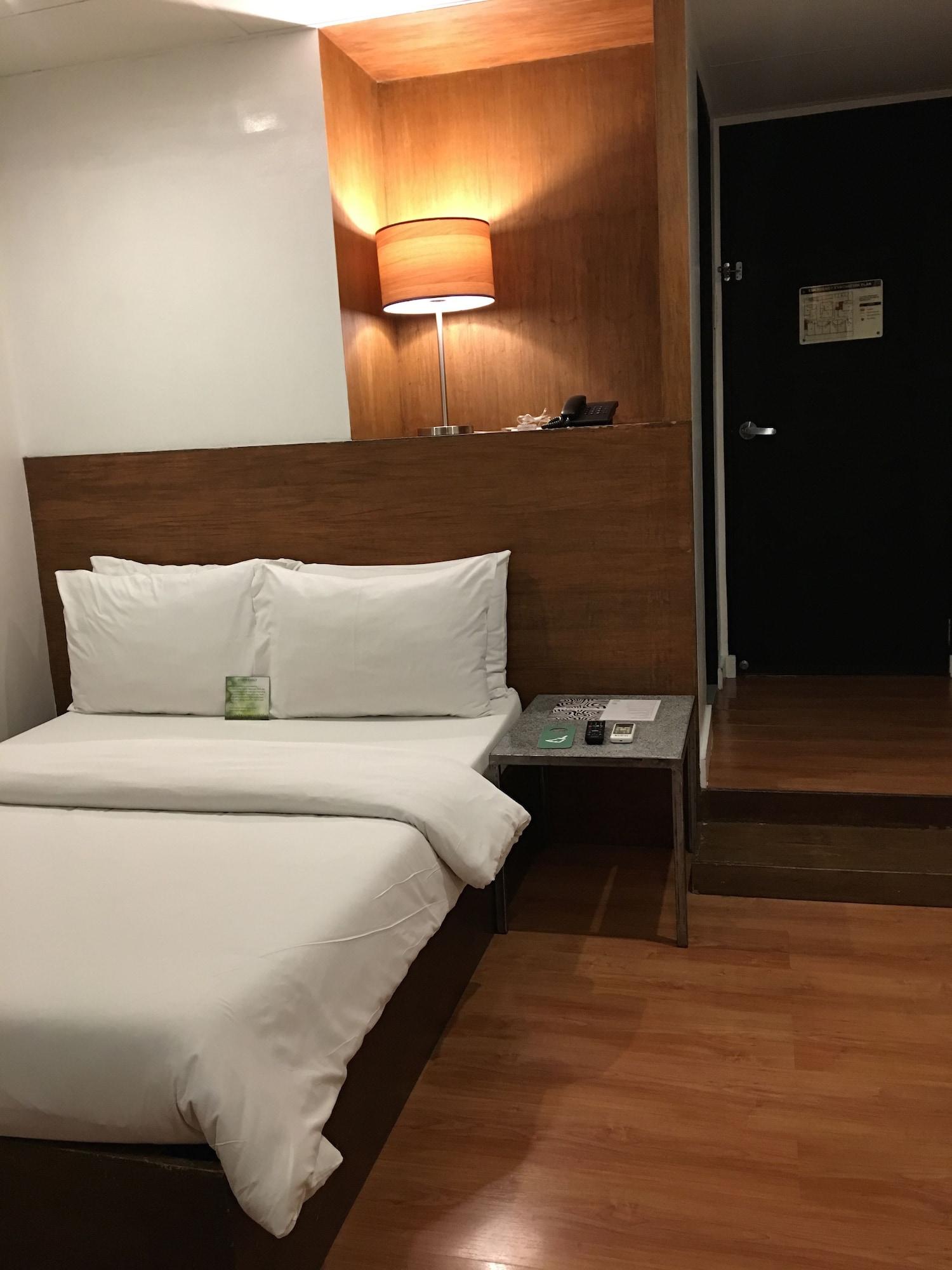 Hotel Durban Makati City Екстер'єр фото