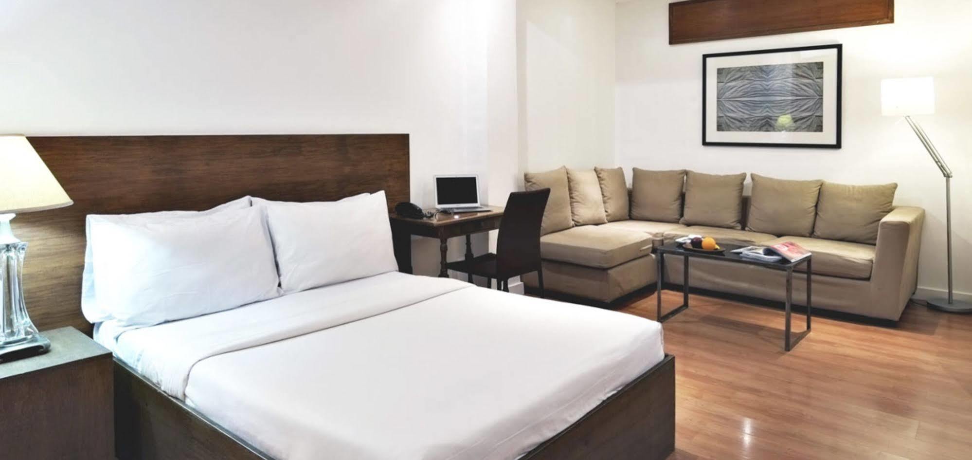 Hotel Durban Makati City Екстер'єр фото